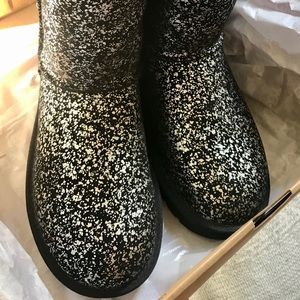 UGG SHORT II FOIL GLAM SUEDE SHEEPSKIN BOOTS